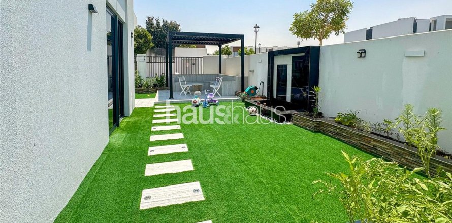 Adosado en Villanova, Dubai Land, Dubai, 4 dormitorios, 255 m², № 43722