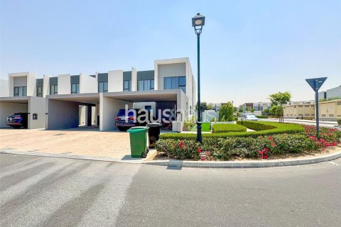 Adosado en Villanova, Dubai Land, Dubai, 4 dormitorios, 255 m², № 43722 - foto 2