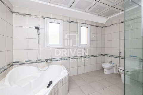 Villa in Living Legends, Dubai 6 bedrooms, 756.04 sq.m. № 140887 - photo 16