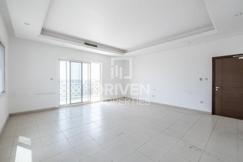 Villa in Living Legends, Dubai 6 bedrooms, 756.04 sq.m. № 140887 - photo 5