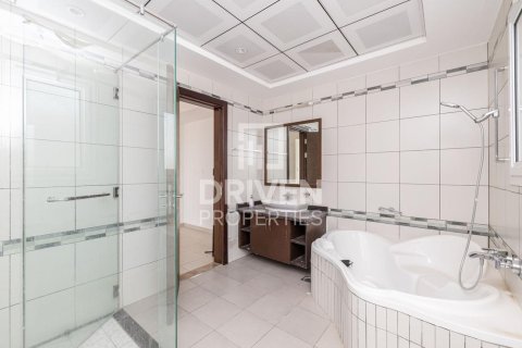 Villa in Living Legends, Dubai 6 bedrooms, 756.04 sq.m. № 140887 - photo 17