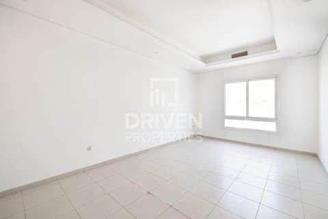 Villa in Living Legends, Dubai 6 bedrooms, 756.04 sq.m. № 140887 - photo 10