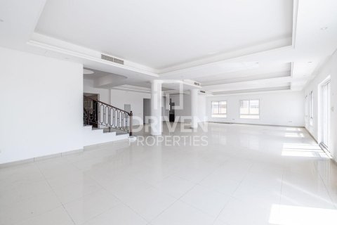 Villa in Living Legends, Dubai 6 bedrooms, 756.04 sq.m. № 140887 - photo 2