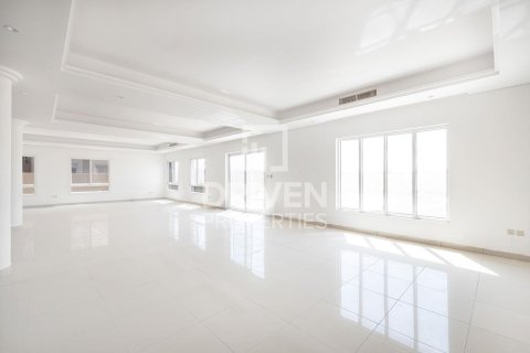 Villa in Living Legends, Dubai 6 bedrooms, 756.04 sq.m. № 140887 - photo 4