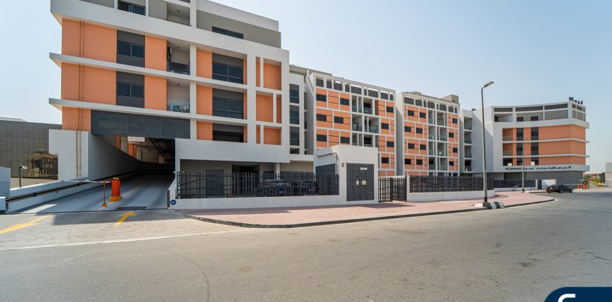 Здание в Дубай Инвестмент Парке, Дубай, 178 спален, 38691м², № 74732