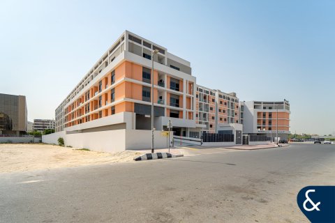 Купить здание в Дубай Инвестмент Парке, Дубай: 178 спален, 38691м², № 74732 - фото 2