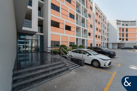 Купить здание в Дубай Инвестмент Парке, Дубай: 178 спален, 38691м², № 74732 - фото 3