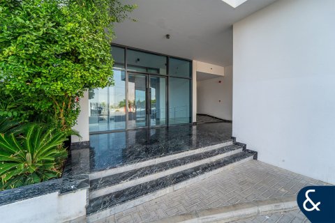 Купить здание в Дубай Инвестмент Парке, Дубай: 178 спален, 38691м², № 74732 - фото 4