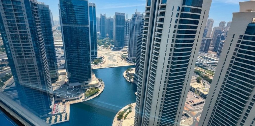Bureau à Dubai, 65 m², № 133024