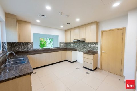 Villa en Dubai, 4 dormitorios, 400.5 m², № 111782 - foto 9