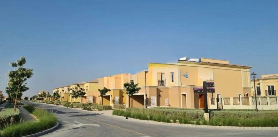 Villa en Dubai, 4 dormitorios, 400.5 m², № 111782