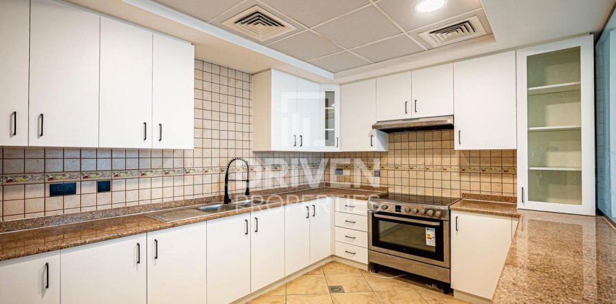 Apartamento en Motor City, Dubai, 3 dormitorios, 231.24 m², № 135388