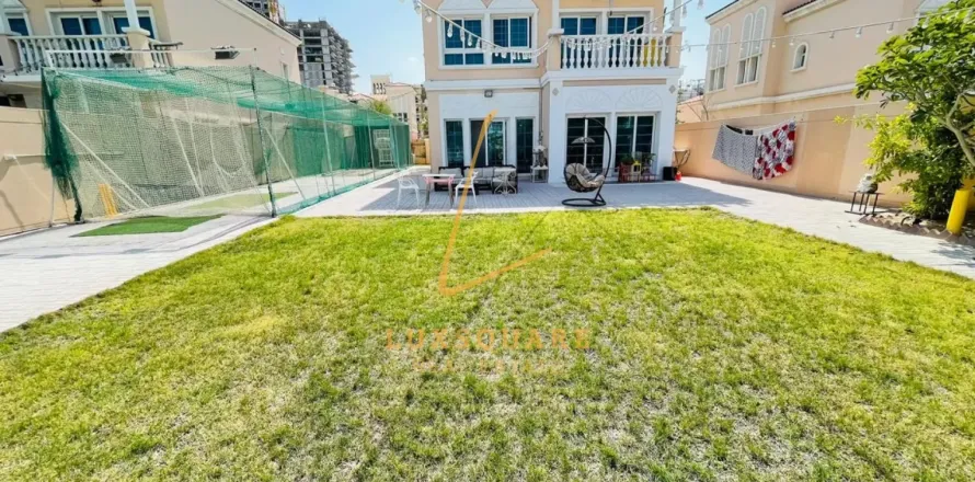 Вилла в Джумейра Вилладж Серкл, Дубай, 3 спальни, 729м², № 139549