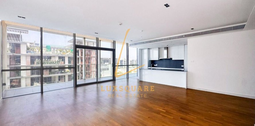 Квартира в Аль-Васле, Дубай, 3 спальни, 203м², № 139553