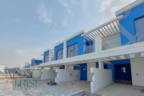 Townhouse in Damac Lagoons, Dubai 4 bedrooms, 211 sq.m. № 60801 - photo 2