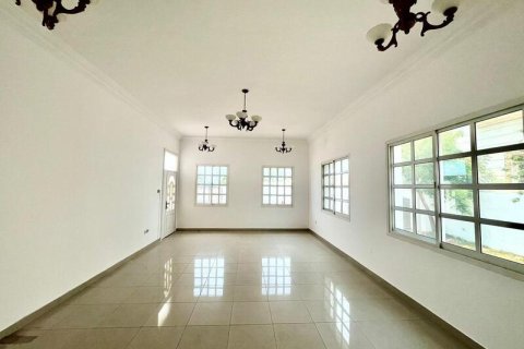 Villa à Al Barsha, Dubai, 5 chambres, 1393.5 m², № 52610 - photo 2