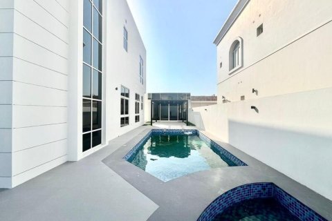 Villa in Al Barsha, Dubai 5 bedrooms, 903.64 sq.m. № 52611