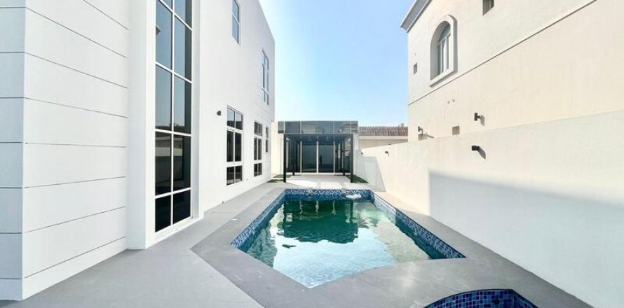 Villa à Al Barsha, Dubai, 5 chambres, 903.64 m², № 52611