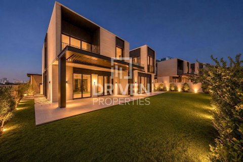 Villa in Dubai Hills Estate, Dubai 5 bedrooms, 875.52 sq.m. № 140292