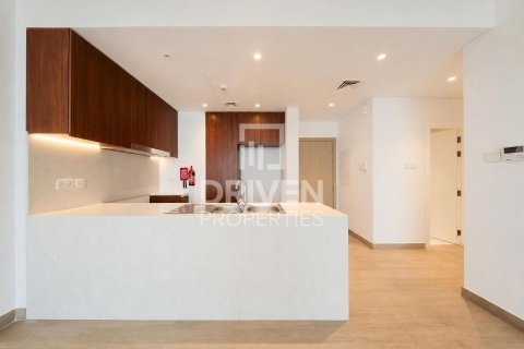 Снять в аренду квартиру в La Mer, Джумейра, Дубай: 2 спальни, 112.13м², № 128794 - фото 12