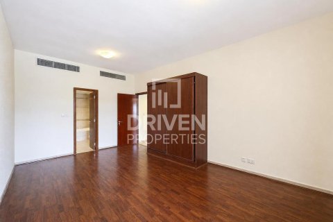 Снять в аренду квартиру в Motor City, Дубай: 2 спальни, 157.38м², № 138792 - фото 14