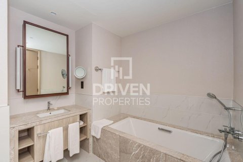 Снять в аренду квартиру в Address Harbour Point, Dubai Creek Harbour (The Lagoons), Дубай: 1 спальня, 73.02м², № 129865 - фото 16
