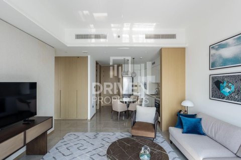Снять в аренду квартиру в Address Harbour Point, Dubai Creek Harbour (The Lagoons), Дубай: 1 спальня, 73.02м², № 129865 - фото 3