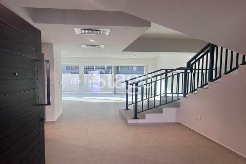 Maison de ville à Dubai, 4 chambres, 113 m², № 122079