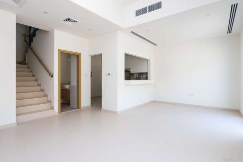 Adosado en Villanova, Dubai Land, Dubai, 2 dormitorios, 1766 m², № 797 - foto 4
