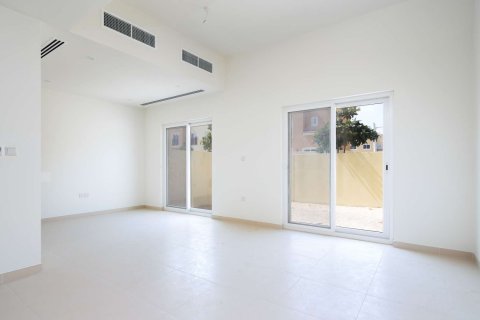 Adosado en Villanova, Dubai Land, Dubai, 2 dormitorios, 1766 m², № 797 - foto 5