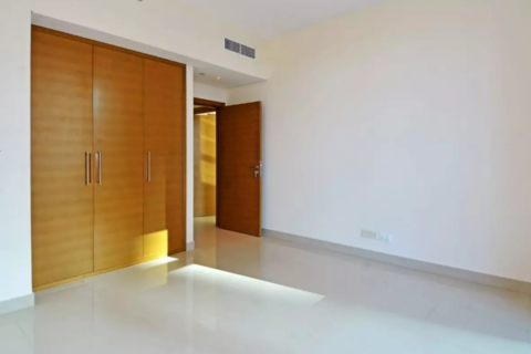 Appartement à Claren Towers, Downtown Dubai (Downtown Burj Dubai), Dubai, 2 chambres, 1580 m², № 801 - photo 2
