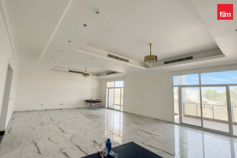 Villa en Dubai, 9 dormitorios, 1712.3 m², № 133358 - foto 2