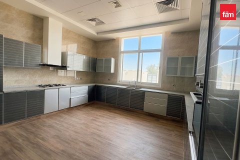 Villa en Dubai, 9 dormitorios, 1712.3 m², № 133358 - foto 9