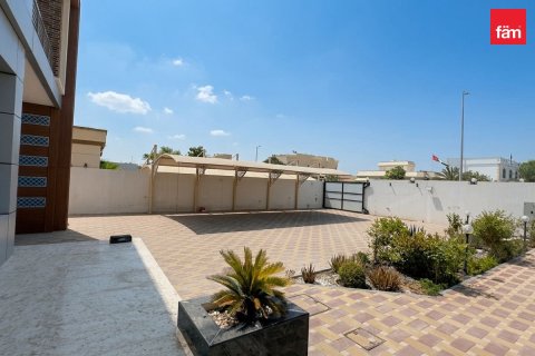 Villa en Dubai, 9 dormitorios, 1712.3 m², № 133358 - foto 11