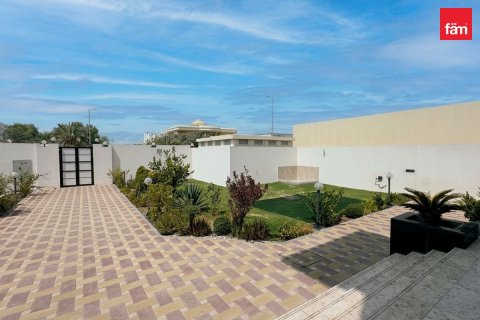 Villa en Dubai, 9 dormitorios, 1712.3 m², № 133358 - foto 12