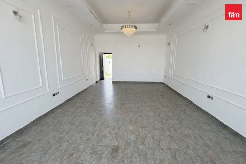 Villa en Dubai, 9 dormitorios, 1712.3 m², № 133358 - foto 14