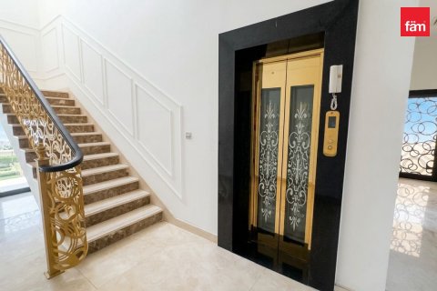 Villa en Dubai, 9 dormitorios, 1712.3 m², № 133358 - foto 13