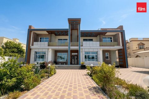 Villa en Dubai, 9 dormitorios, 1712.3 m², № 133358