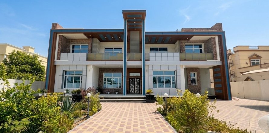 Villa en Dubai, 9 dormitorios, 1712.3 m², № 133358