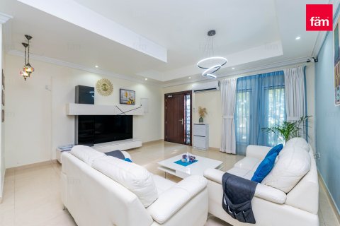 Townhouse in Dubai 3 bedrooms, 135.4 sq.m. № 133359 - photo 23