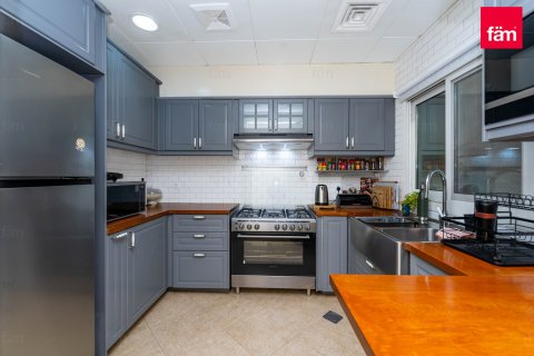 Townhouse in Dubai 3 bedrooms, 135.4 sq.m. № 133359 - photo 19