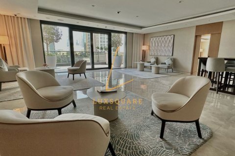 Apartment in Downtown Dubai (Downtown Burj Dubai), Dubai 3 bedrooms, 172 sq.m. № 121157 - photo 29