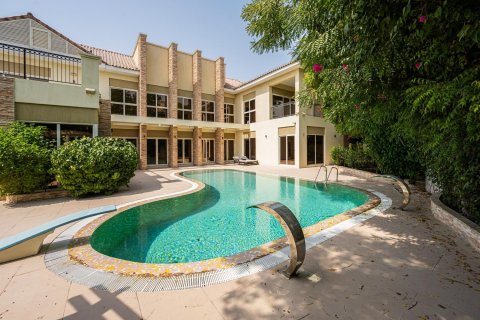 Villa à Jumeirah Golf Estates, Dubai, 5 chambres, 749.27 m², № 142081 - photo 11