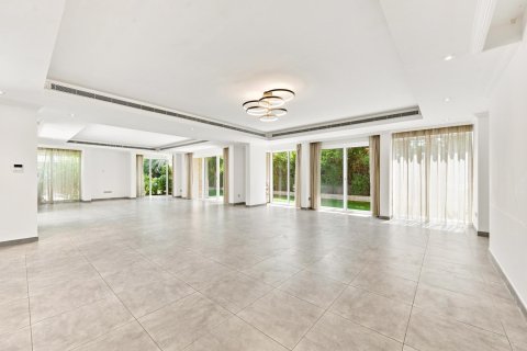 Villa à Jumeirah Golf Estates, Dubai, 5 chambres, 749.27 m², № 142081 - photo 7