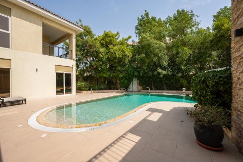 Villa à Jumeirah Golf Estates, Dubai, 5 chambres, 749.27 m², № 142081 - photo 9