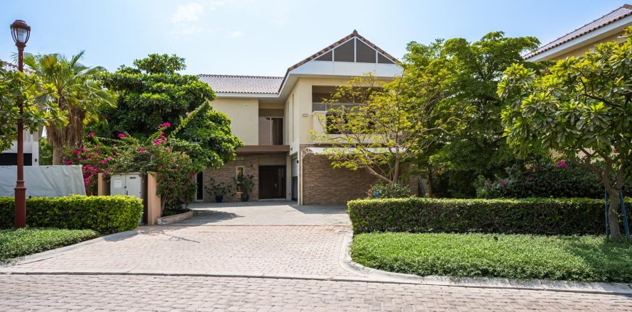 Villa à Jumeirah Golf Estates, Dubai, 5 chambres, 749.27 m², № 142081