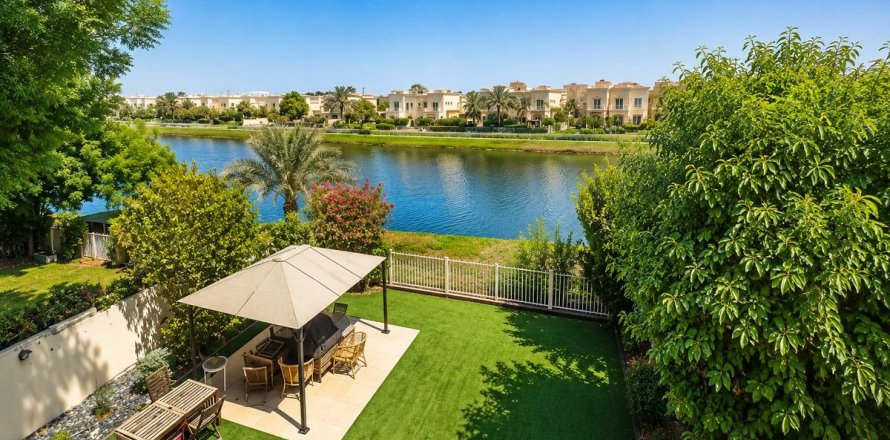 Villa in Dubai 3 bedrooms, 361.2 sq.m. № 112566