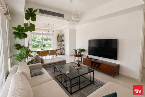 Villa in Dubai 3 bedrooms, 361.2 sq.m. № 112566 - photo 4