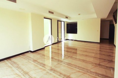 Townhouse in District 12, Jumeirah Village Circle, Dubai 3 bedrooms, 198.3 sq.m. № 37796 - photo 3