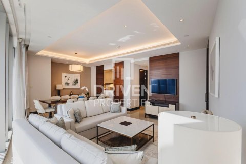 Apartamento en The Address Sky View Towers, Downtown Dubai (Downtown Burj Dubai), Dubai, 4 dormitorios, 235.7 m², № 140124 - foto 3
